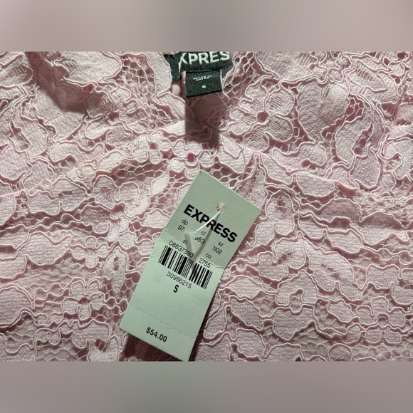 Cute pink floral crop top! - Picture 4 of 4